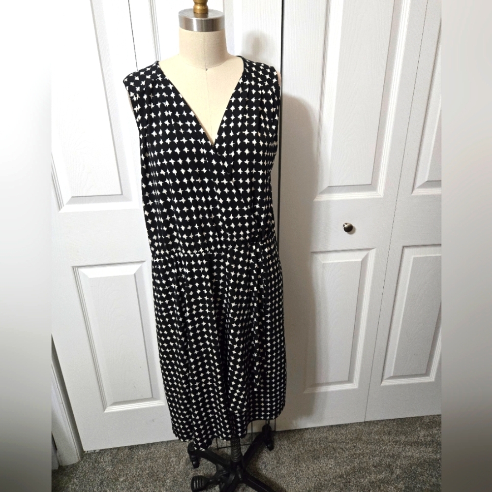 Merona Black & White Sleeveless Dress, Size Large, Stretchy Fabric, EUC